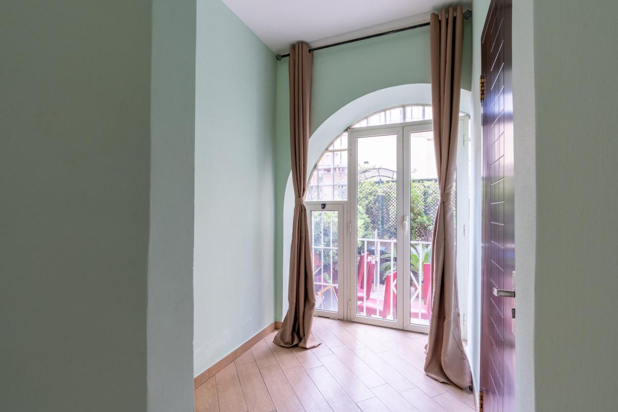 Bed and breakfast Leoni Di Giada - Close To Station Roma