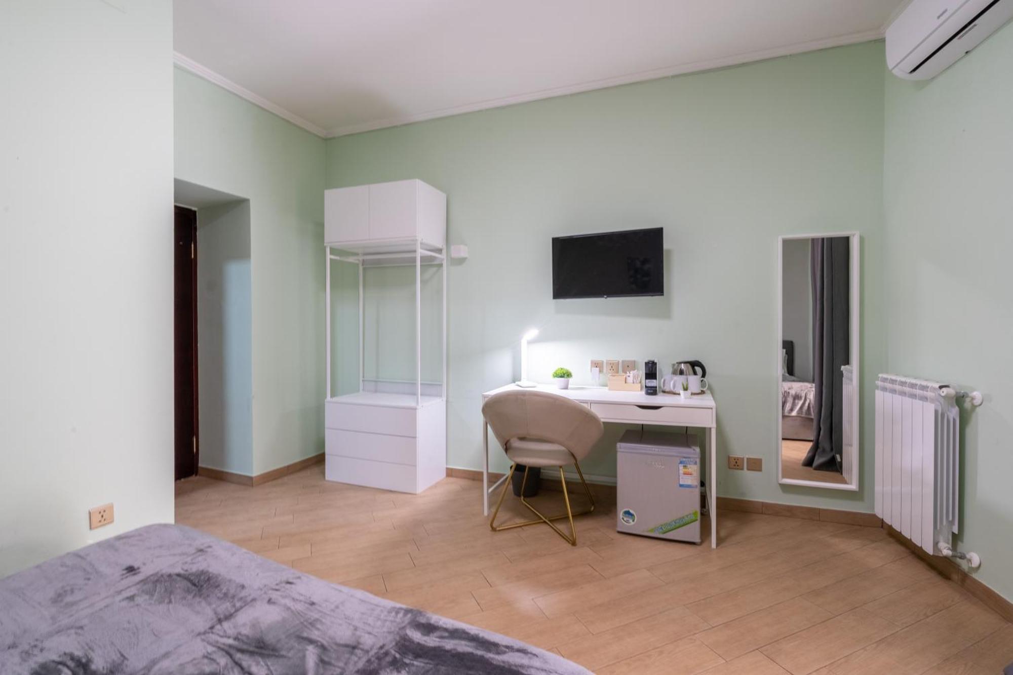 Leoni Di Giada - Close To Station Bed and breakfast