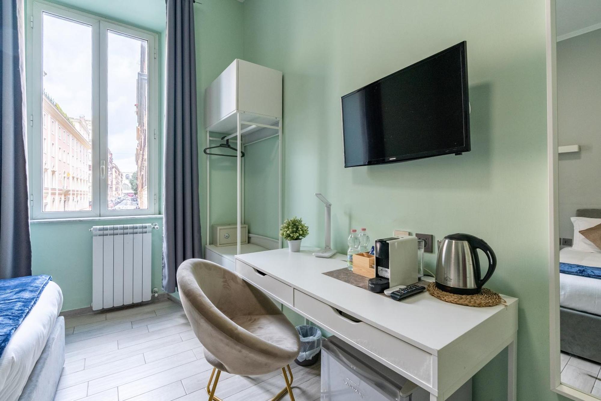Leoni Di Giada - Close To Station Bed and breakfast Roma