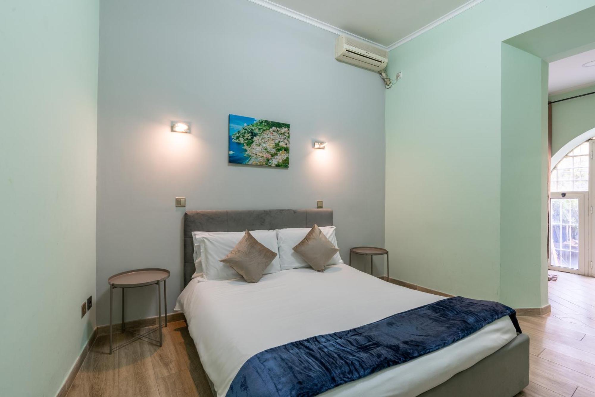 Leoni Di Giada - Close To Station 3* Roma