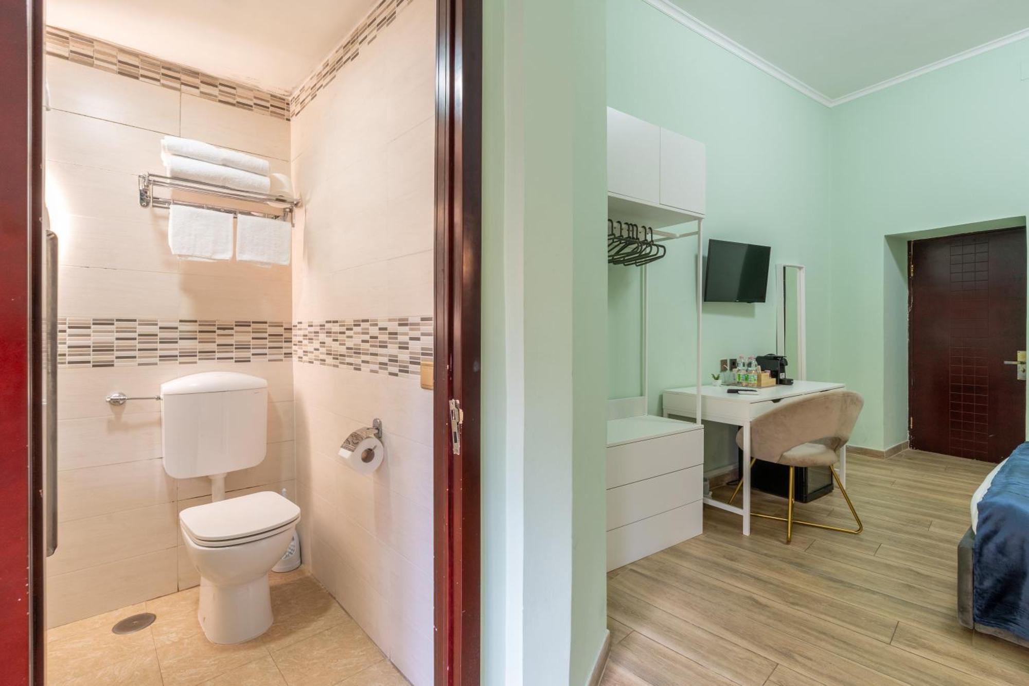 Leoni Di Giada - Close To Station 3*