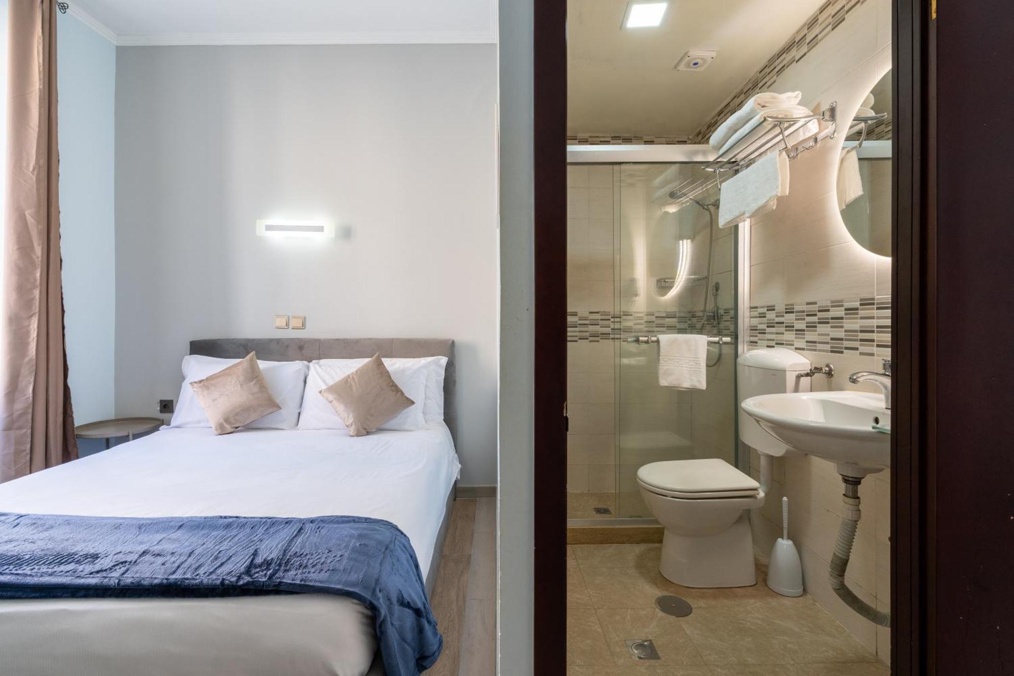Leoni Di Giada - Close To Station Bed and breakfast Roma