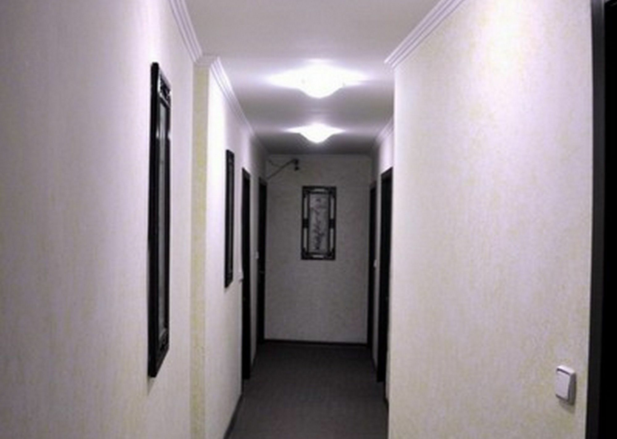 Leoni Di Giada - Close To Station Rom