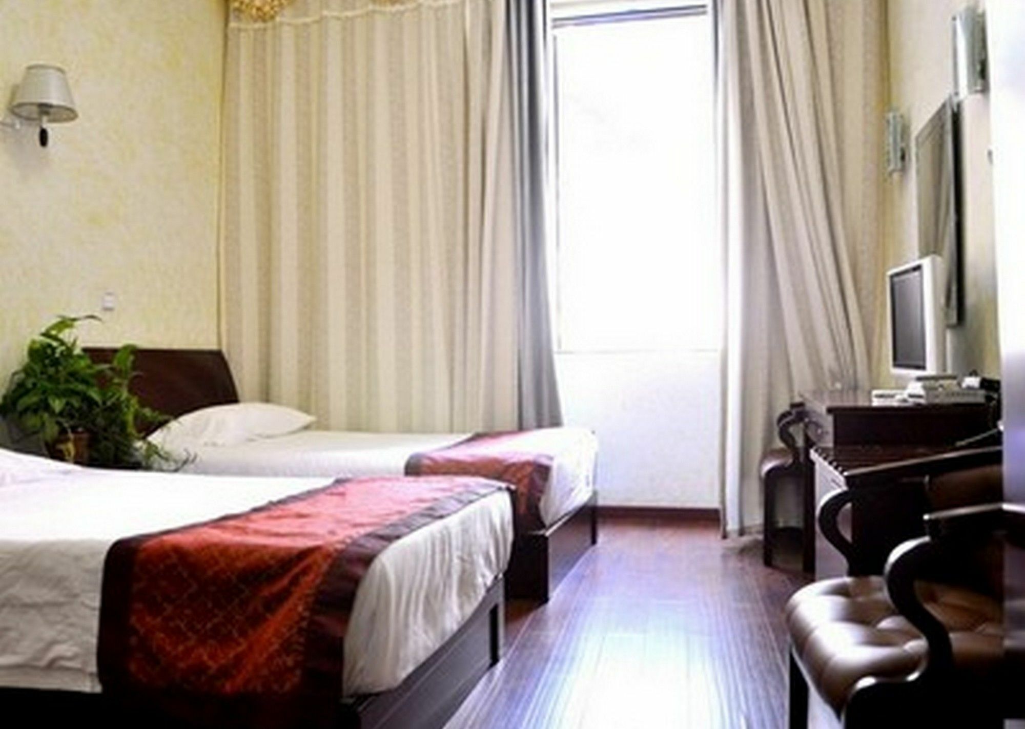 Leoni Di Giada - Close To Station Bed and breakfast Roma
